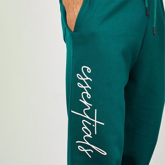 https://www.letshopz.com/products/men-green-solid-relaxed-fit-cotton-joggers