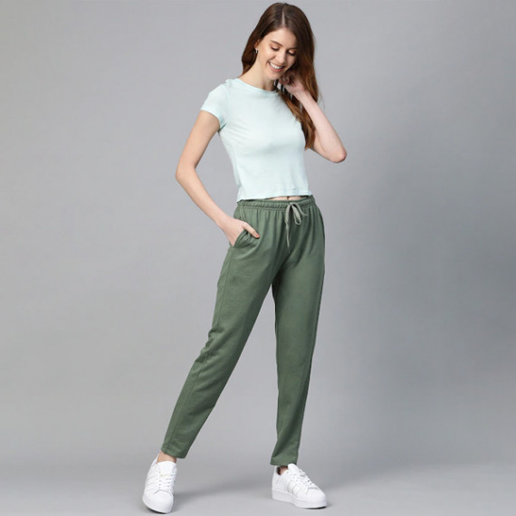 https://www.letshopz.com/products/women-black-solid-side-stripes-cropped-track-pants