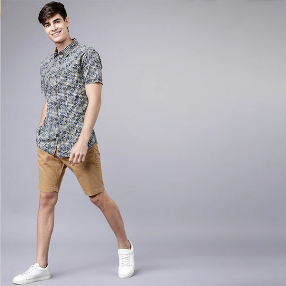 https://www.letshopz.com/products/men-khaki-solid-slim-fit-regular-shorts