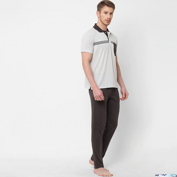 https://www.letshopz.com/products/men-white-grey-striped-pure-cotton-night-suit