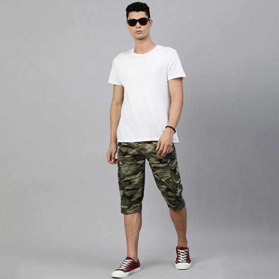 https://www.letshopz.com/products/men-olive-green-beige-camouflage-printed-pure-cotton-34th-cargo-shorts