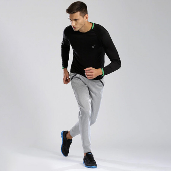 https://www.letshopz.com/products/men-black-raglan-sleeved-active-t-shirt